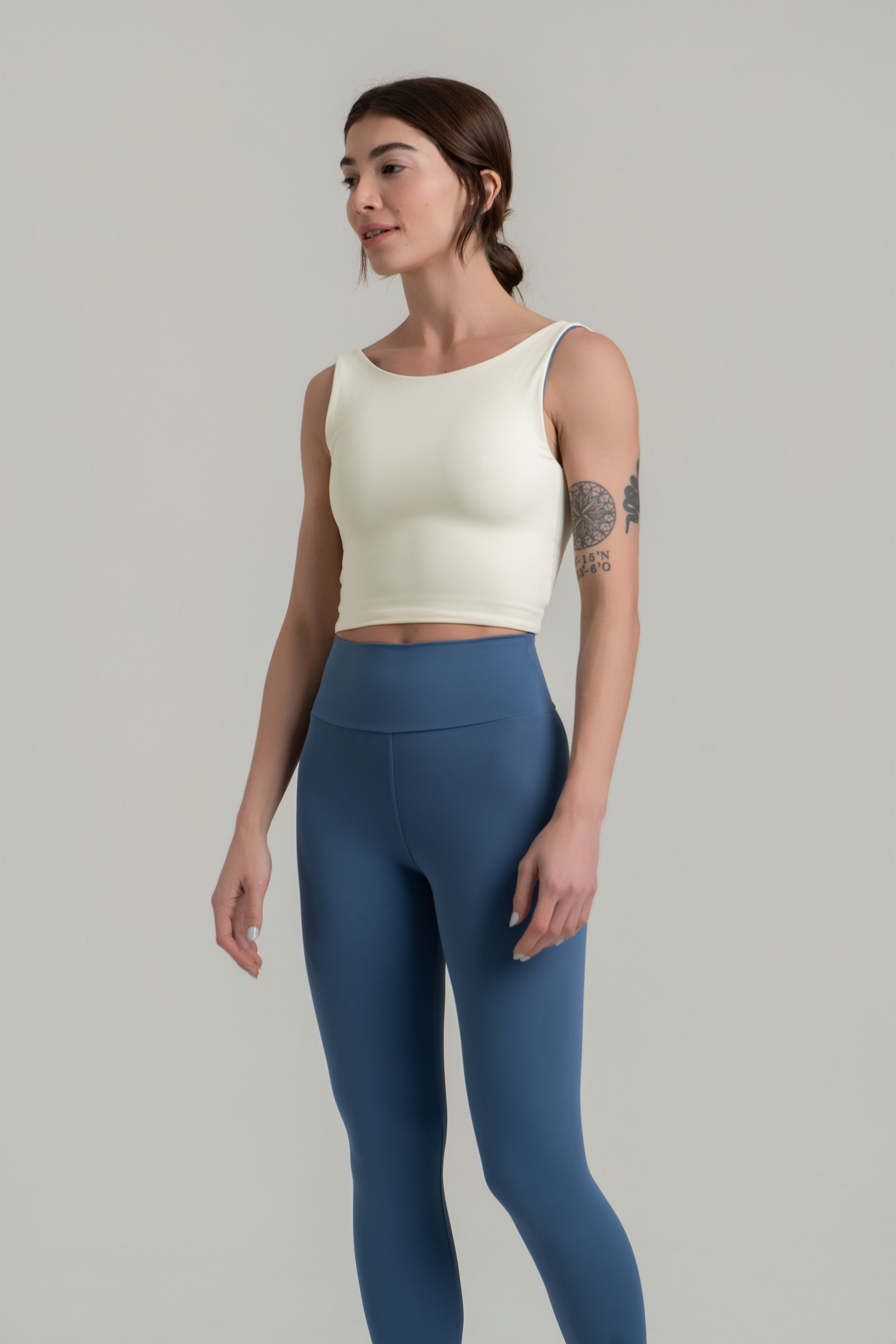 Top Isadora Azul e Marfim *opaco *reversível