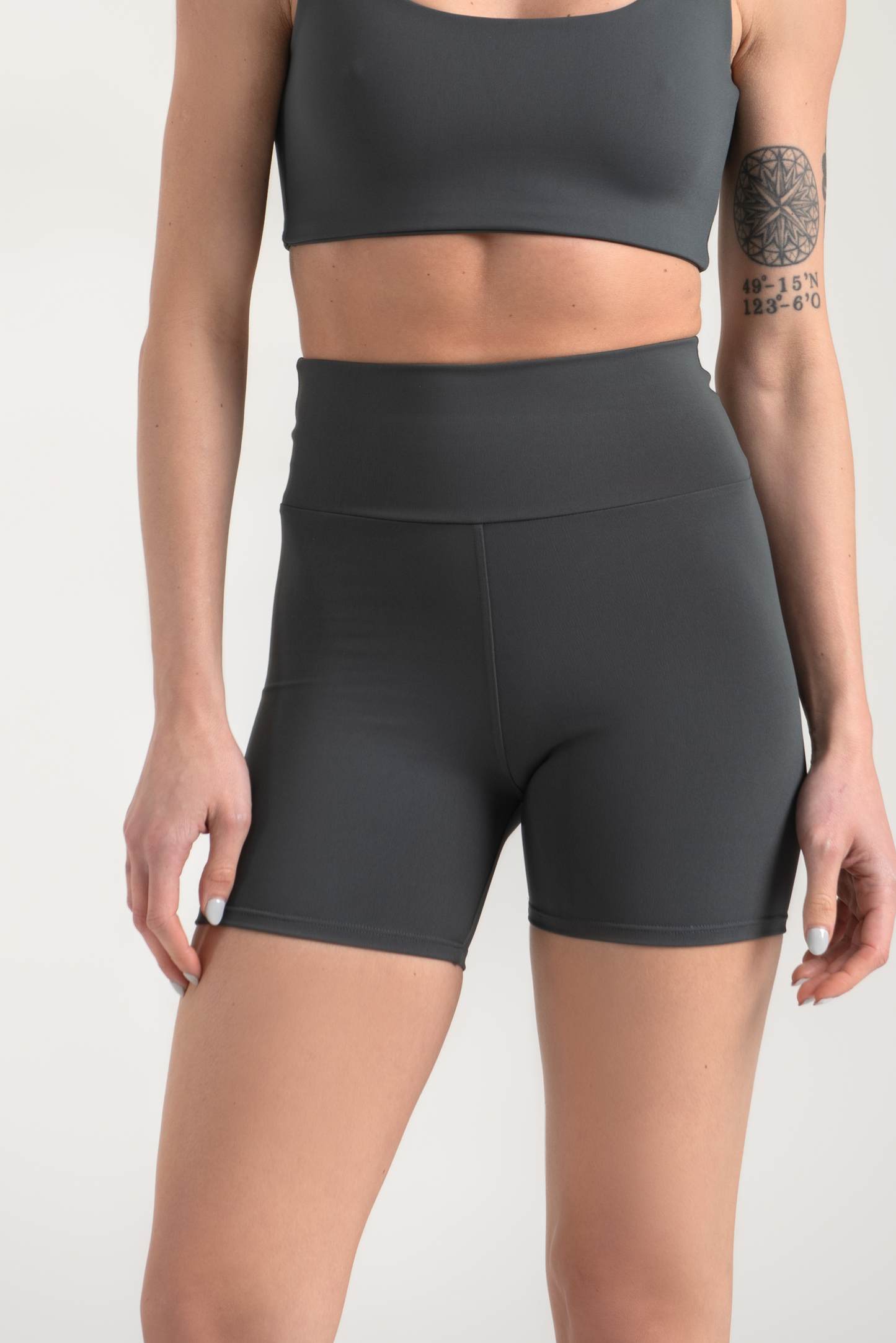 Short Curve Cinza Iron *opaco