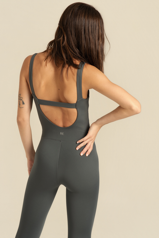 Macacão Haru Cinza Iron *opaco