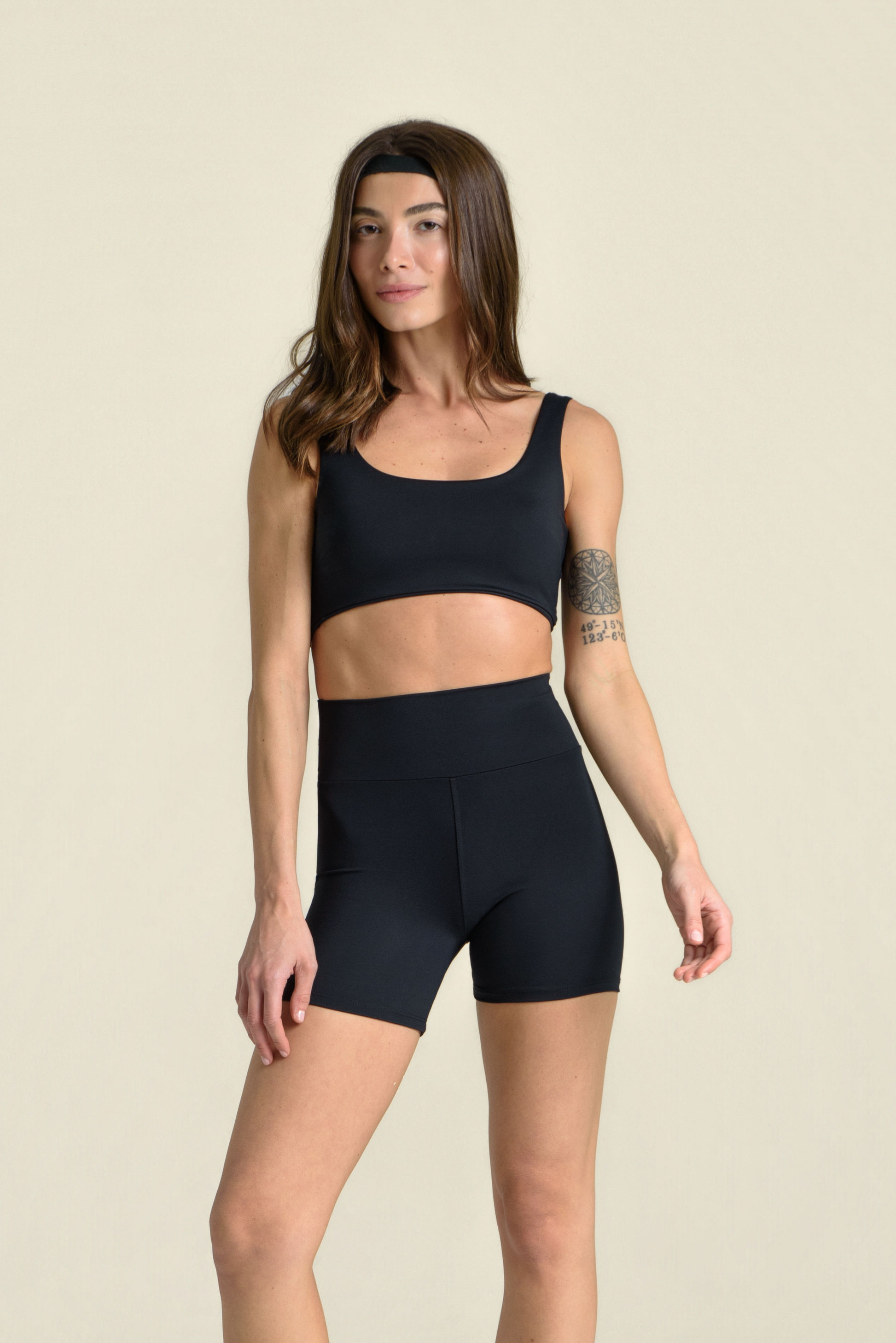 Short Curve Opaco na cor Preto