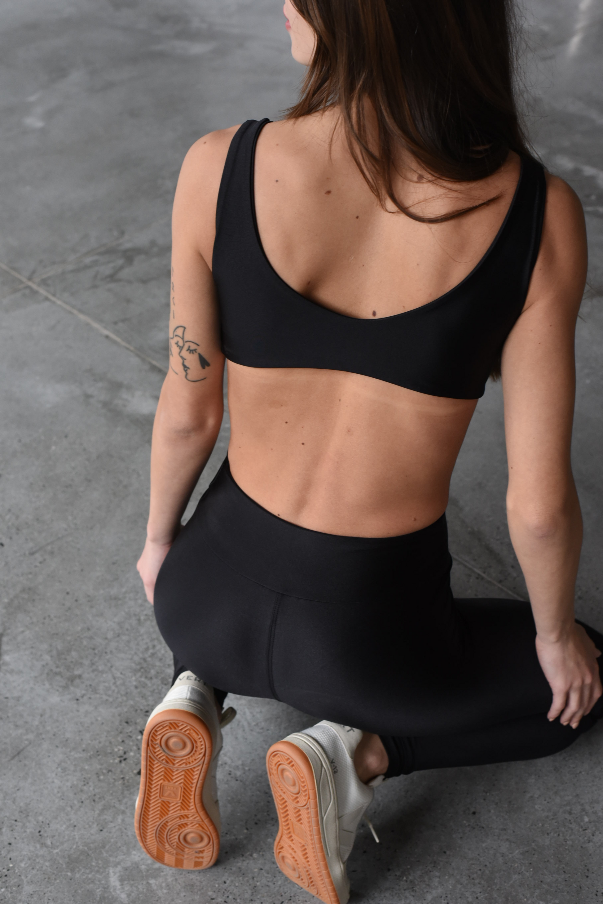 Top Lara Brilho na cor Preto (foto 3)