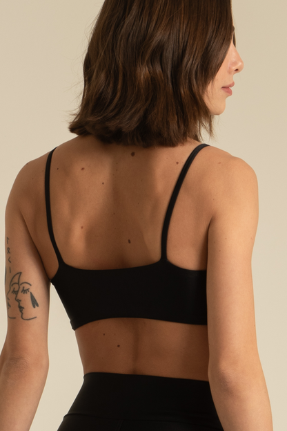 Top Minimalista Brilho na cor Preto (foto 3)